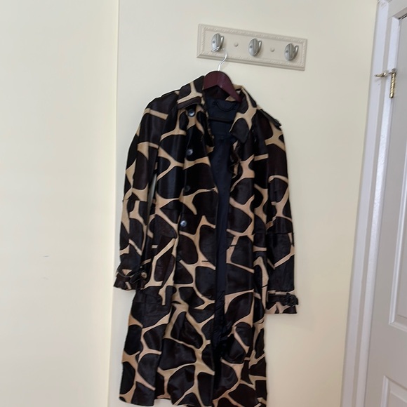 Brand new Burberry cow hide leatherr coat - Picture 1 of 5